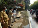 Atasi Limpasan Air dan Back Water di Kedoya, Wawalikot Jakbar Blusukan