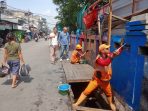 Usai Lumpur Dibersihkan, Jalan Lingkungan Tanah Pasir di Cat Warna-warni