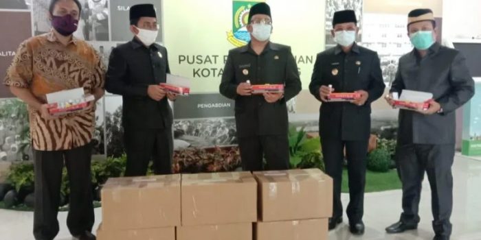 Wakil Ketua DPR RI Bagikan Obat Herbal Penangkal Covid-19