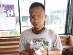 Seorang Lelaki Diperiksa Di Polsek Batu Ceper Lantaran Membawa 8 Buah Petasan Untuk Aksi Demo