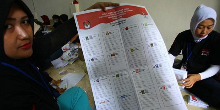 Bawaslu Tangsel Cek Percetakan Surat Suara di Surabaya