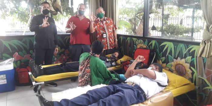 Pengemudi Bersama Staf UP PKB Kedaung Angke Kompak Donor Dorah