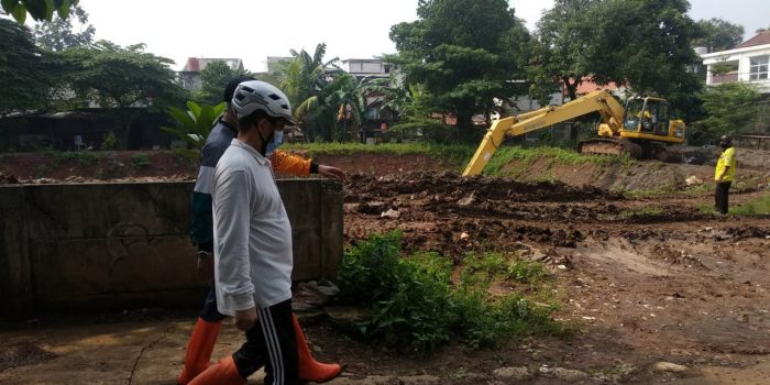 Mangkrak, Wali Kota Jaksel Tinjau Embung Kemang