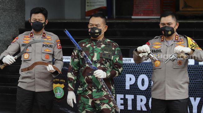 55490 6 pengikut rizieq shihab tewas ditembak polri