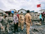 Pastikan Dapat Pelayanan, Walikota Jakarta Barat Tinjau Korban Kebakaran Cengkareng Timur