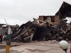 Kantor Gubernur Ikut Ambruk Dampak Dari Gempa 6,2 Di Majene