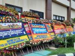 Sertijab Kapolres Jakpus, Ratusan Karangan Bunga Hiasi Halaman Mapolres