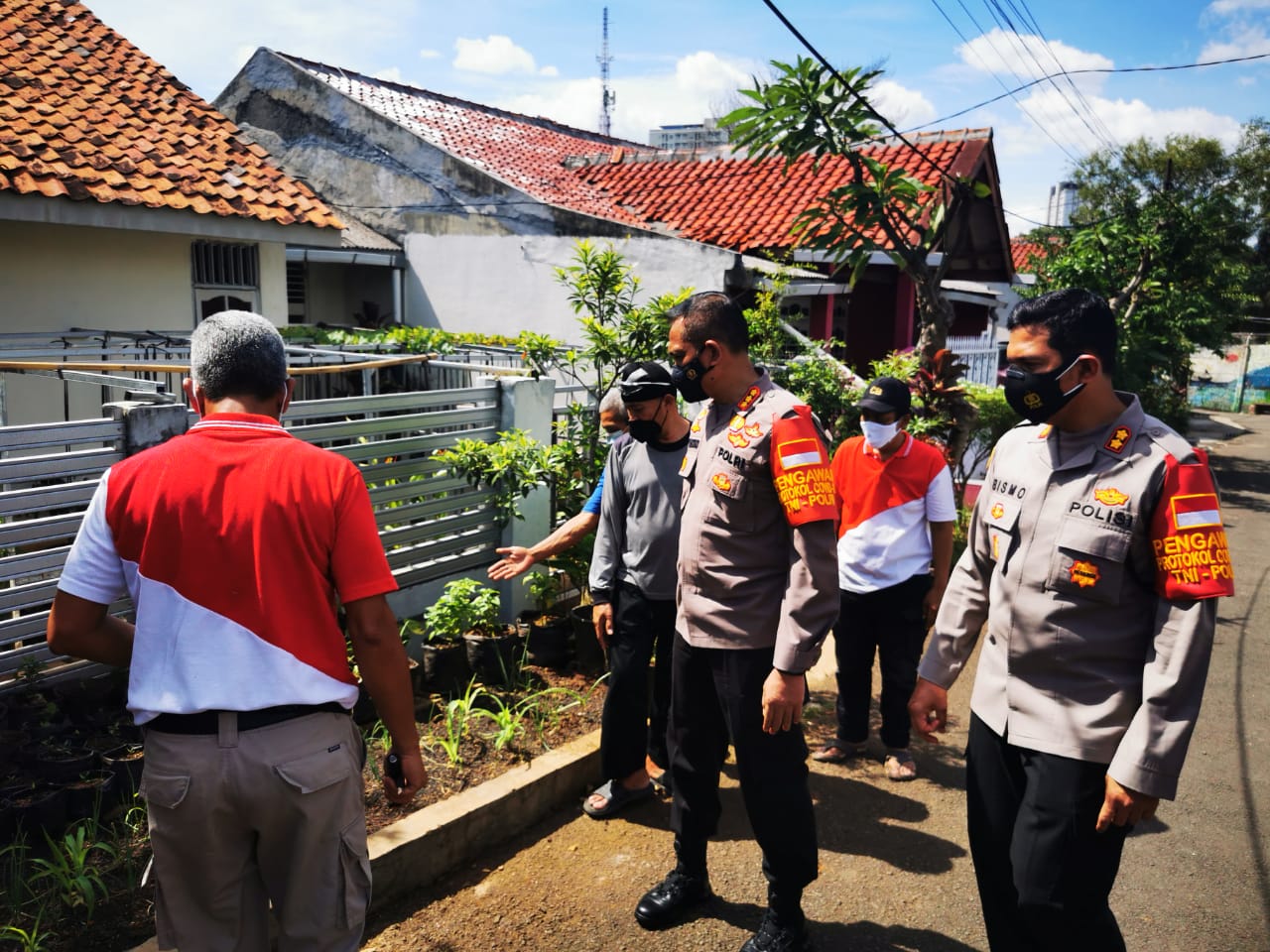 Kapolres Metro Jakbar Pastikan Kampung Tangguh Jaya Yang Berada Di Wilayah Hukum Efektif Turunkan Covid 1 IMG 20210119 WA0014