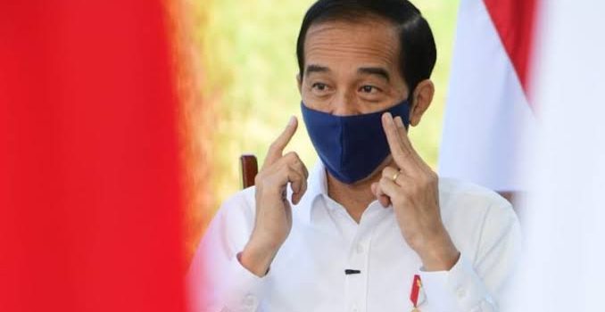 Jokowi Menunjukan Keteladanannya Menjadi Orang pertama yang Menjalani Vaksinasi COVID-19.