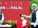Getar Tangan Vaksinator Saat Suntikan Vaksin Dosis Kedua  Ke Jokowi