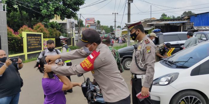 Libatkan 11 Personil, Wakapolsek Pimpin ‘Gerakan Pagedangan Bermasker’