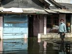 Puluhan Rumah Warga di RW 03 Kamal Kalideres Terendam Banjir