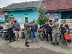 Dukung Gerakan PPKM Mikro, Polsek Cisauk dan Tiga Pilar Bagikan 200 Masker Gratis