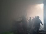Sebuah Gudang Tumpukan Kain Hangus Dilalap si Jago Merah