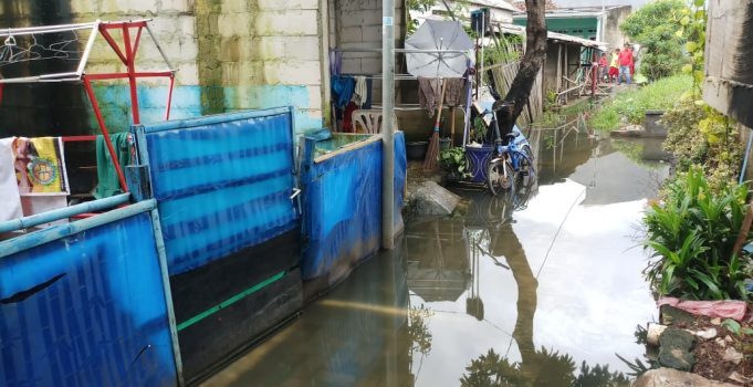 Dua Pekan Terendam Banjir, Warga Karang Tengah Berharap Ada Perhatian dari Pemkot Tangerang