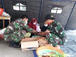Ringankan Korban Banjir Koramil 06/Jtu Dirikan 3 Titik Dapur Umum