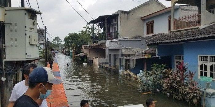 4 Hari Berlalu, Banjir 3 Meter Masih Merendam Rumah Warga di Kelurahan Periuk, Tangerang