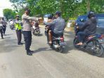 Putuskan Penularan Covid-19, Polsek Cisauk Bagikan 100 Masker