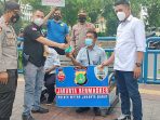 Jakarta Bermasker, Tiga Pilar Petamburan Bagikan Masker gratis di Terminal Bus Grogol