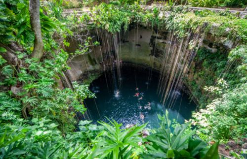 Turismo en el Cenote Sagrado