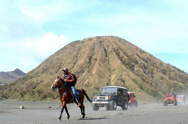 pendapatan taman nasional bromo tengger semeru capai rp 27 miliar m 640x421 1
