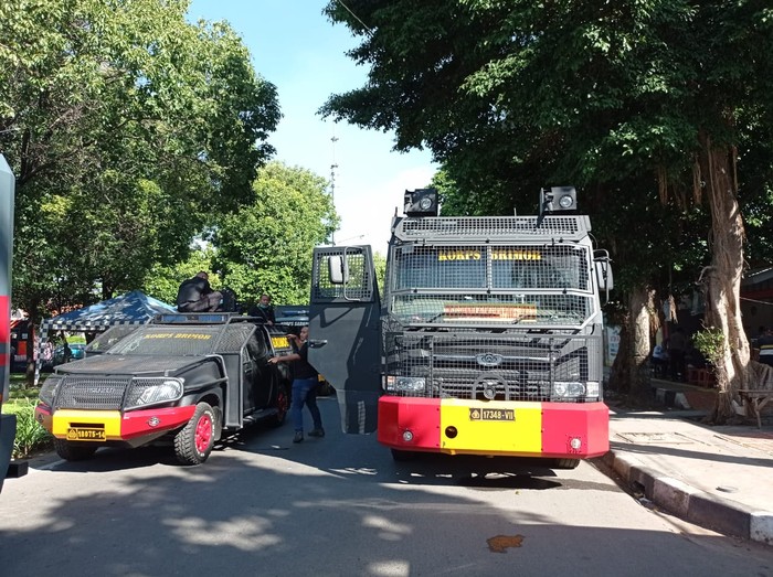 water canon baracuda disiagakan amankan sidang habib rizieq di pn jaktim foto sachrildetikcom