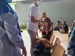 Seorang Guru SMK di Jakarta Barat Pingsan Ketika di Suntik Vaksin