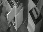 Viral ! Aksi Pencuri Gasak Counter HP Terekam Kamera CCTV
