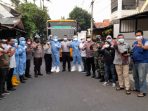 Polsek Kembangan Evakuasi 15 Warganya yang Terpapar Covid-19 Menuju Wisma Atlet