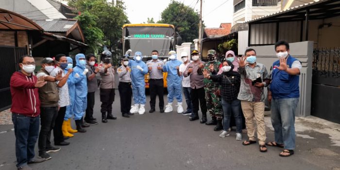 Polsek Kembangan Evakuasi 15 Warganya yang Terpapar Covid-19 Menuju Wisma Atlet