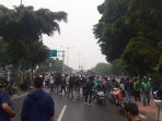 Kepolisian Pukul Mundur Massa Partisipan Habib Rizieq Menggunakan Gas Air Mata