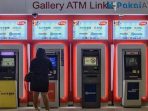 Implementasi Penyesuaian Biaya Cek Saldo dan Tarik Tunai ATM Bank Himbara Ditunda