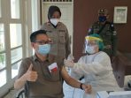 Sebanyak 190 pralansia mendapatkan vaksin dari Puskesmas Pegadungan Kalideres Jakarta Barat.