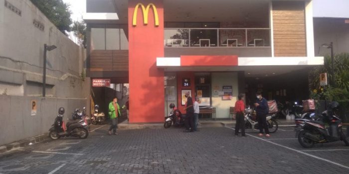 5 Gerai McDonald’s Disegel Karena Menimbulkan Kerumunan Pembelian BTS Meal