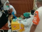 300 Warga di Kedoya Utara Di Vaksin