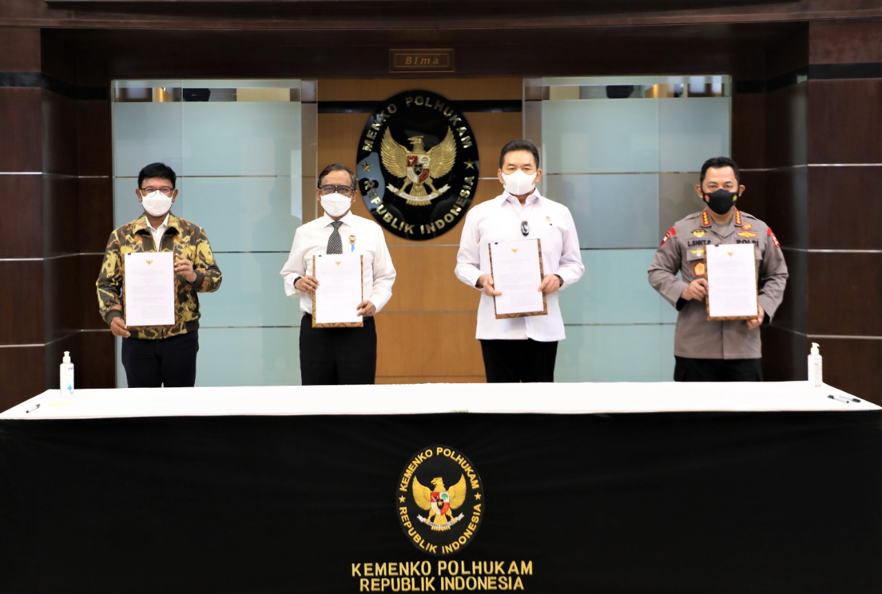 SKB Pedoman Implementasi UU ITE Ditandantangi, Mahfud MD Berharap Beri Perlindungan pada Masyarakat 2 WhatsApp Image 2021 06 23 at 21.10.53