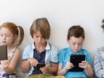Simak Cara Berikut ini, Mengenalkan “Gadget” Pada Anak Berdasarkan Usia