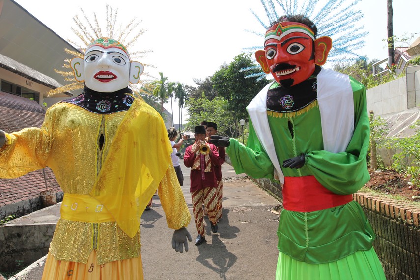 Ondel-Ondel, Bukan Hanya Sekedar Boneka Raksasa 1 DKI Jakarta Ondel Ondel IE