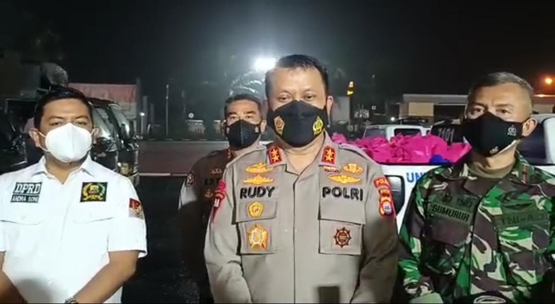 TNI-Polri dan Forkopimda di Banten Bagikan Sembako 1 IMG 20210723 WA0040