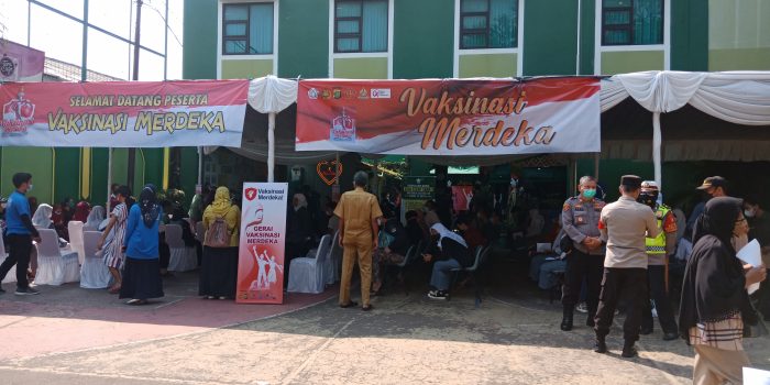 Vaksinasi Merdeka Polda Metro Jaya Digelar di Yayasan Sekolah Satria Kembangan