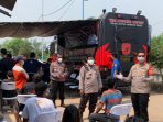 Gerai Vaksin Presisi Mobile Polres Jakbar Keliling Vaksinasi Warga wilayah Slum Area di Jakbar