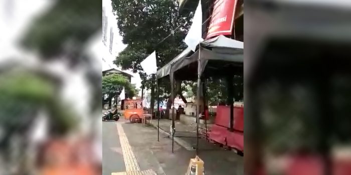 Bendera Putih Dipasang di Kawasan Pasar Tanah Abang, Petanda Pedagang Menyerah