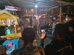 Malam-malam, Kapolri Blusukan di Solo Bagi-bagi Sembako ke Warga dan Pedagang Angkringan