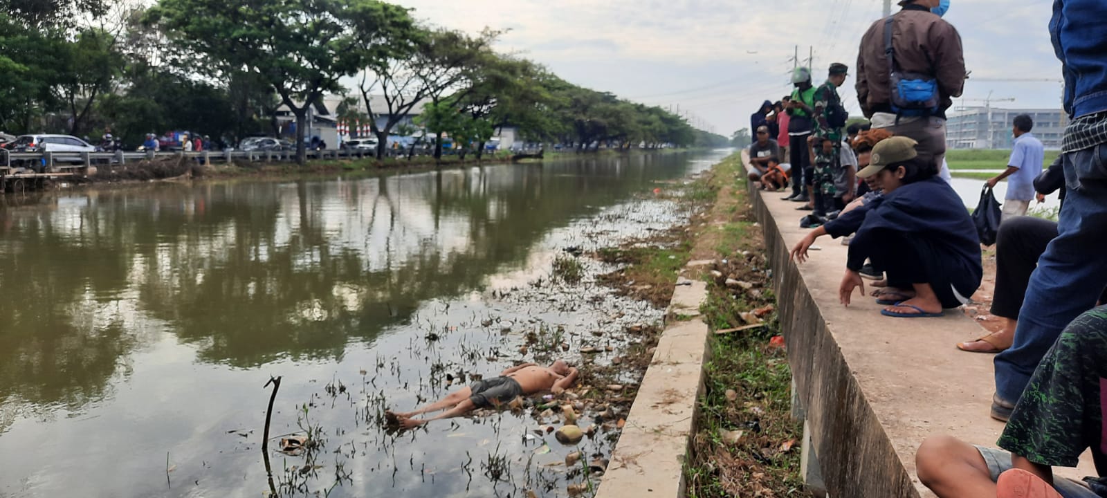 Pria Tewas Diduga Kesetrum Ditemukan di Kali Bayur Kota Tangerang 1 IMG 20210813 WA0038