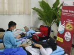 Sambut HUT KAI, Daop 1 Jakarta Ajak Calon Penumpang Donor Darah di Stasiun Pasar Senen