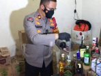 Polisi Gerebek Dua Kontrakan Tempat Penjual Miras Ilegal di Setiabudi