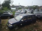 Puluhan Mobil Dinas Kota Tangerang Terbengkalai, Sebagian Sudah Ditumbuhi Tanaman Liar