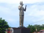 Melihat Patung Soekarno dengan Pose Berdoa di Bandar Lampung