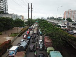 Horor! Hingga Malam ini Jalan di Jakarta Barat Alami Kemacetan Parah, ini Penyebabnya