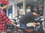 Tukang Parkir Mengingatkan Untuk Selalu Menjadi Amanah